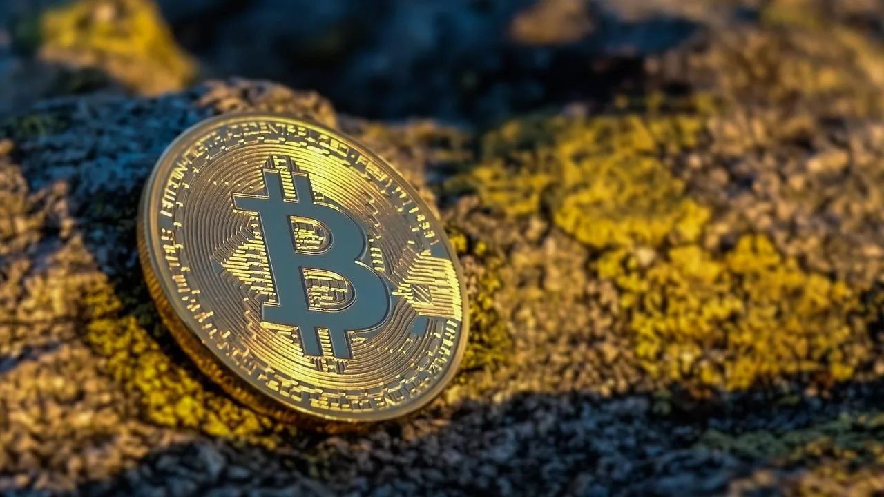 Bitcoin pune la încercare răbdarea investitorilor. Previziuni pentru ultimele luni ale anului 2025.