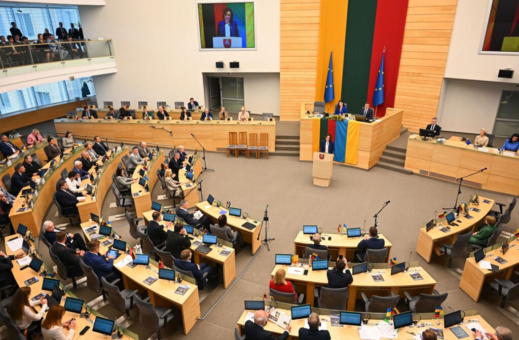 Tratament discutabil aprobat de UE: O nouă speranță în lupta cu Alzheimer?