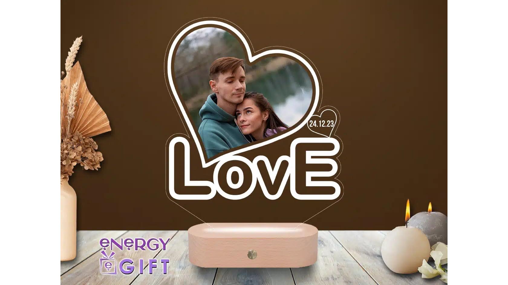 Lampa LED personalizată – o modalitate inovatoare de a eterniza amintirile celor dragi