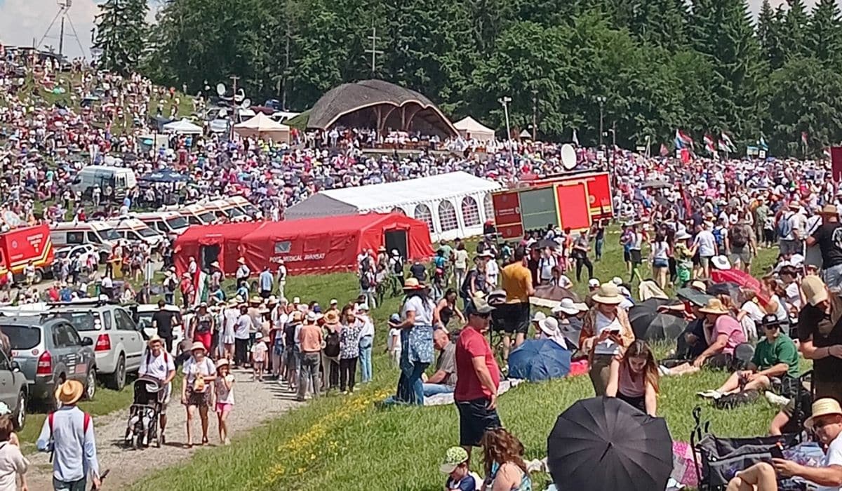 Peste 200 de pelerini au beneficiat de asistență medicală în timpul sărbătorii de Rusalii la Șumuleu Ciuc