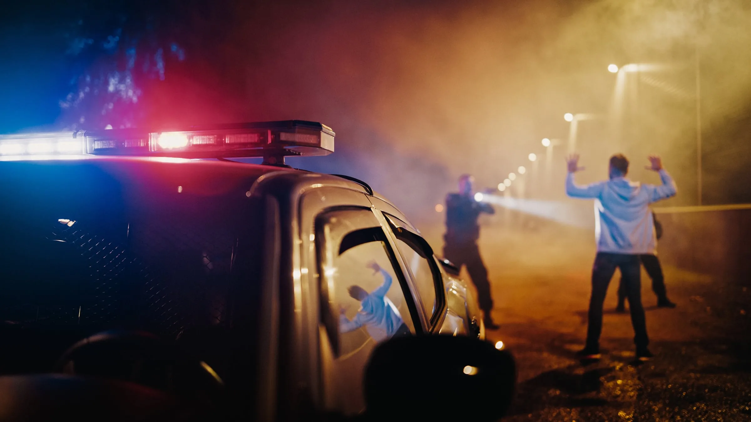 Incidentul şocant al unui bărbat din Harghita care a afişat un gest obscen către o maşină de poliţie: "Am fost bătut atât de rău încât m-am făcut pe mine. M-au stropit cu apă, ca în lagărul de la Auschwitz