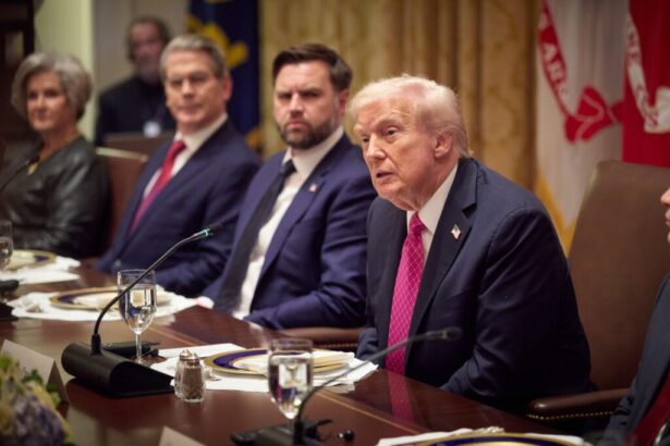 Trump impune sancțiuni suplimentare Rusiei, în timp ce Moscova desfășoară manevre nucleare.