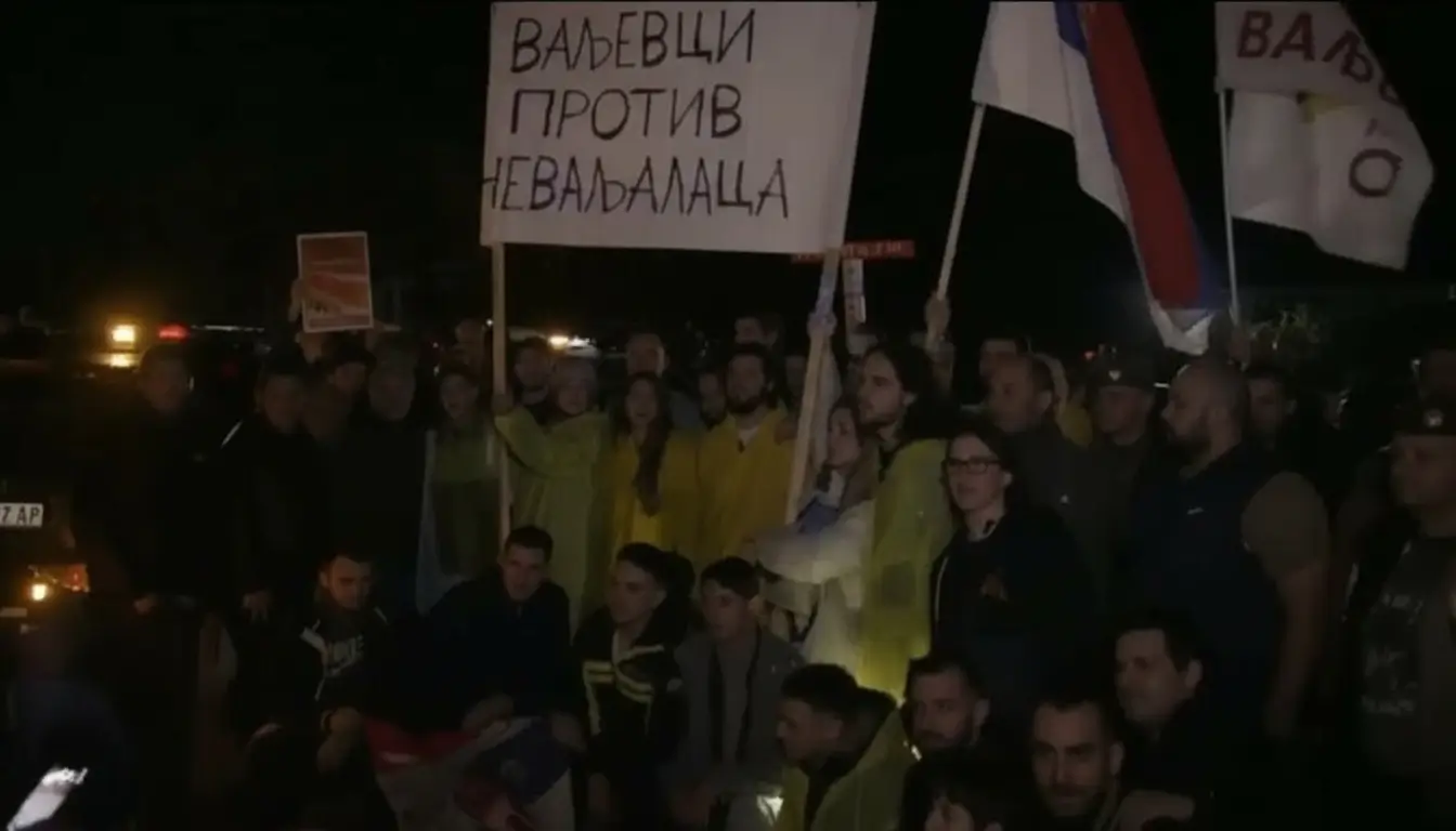 Studenții din Serbia protestează prin blocarea liceului împotriva deciziilor guvernamentale