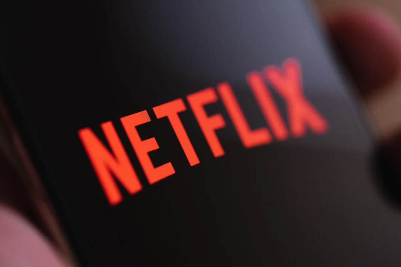 Netflix împărțea acțiunile pentru a facilita accesul investitorilor. Care este noua strategie adoptată?