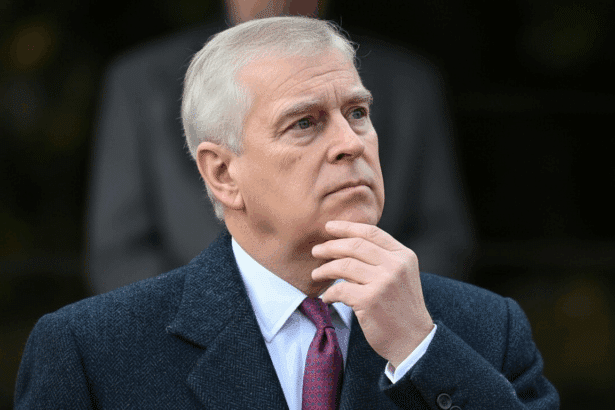 Prințul Andrew se desparte de titlul de duce de York