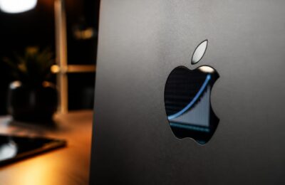Apple a urcat la 4.880 de miliarde de dolari și a depășit Nvidia în clasamentul bursier