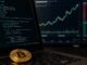 Bitcoin a urcat spre 64.800 de dolari în timp ce BIP-110 împarte rețeaua