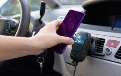 Încărcarea telefonului în mașină folosește 5-15 wați și nu schimbă vizibil consumul de carburant