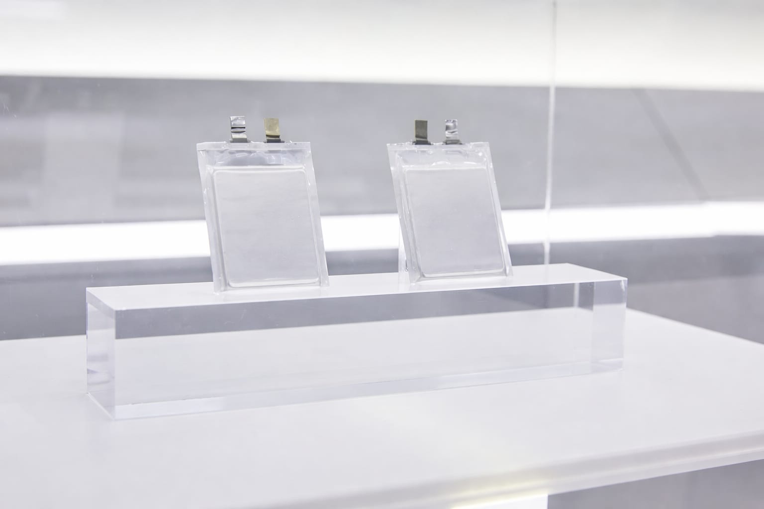 MIT și Technical University of Munich au identificat o cauză majoră a dendritelor în bateriile solid-state