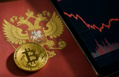 Rusia avansează o lege pentru criptomonede care permite plăți externe și limitează retailul la 3.800 de dolari pe an