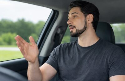 Tesla FSD a fost păcălit cu un decupaj de hârtie la aproximativ 41 mph