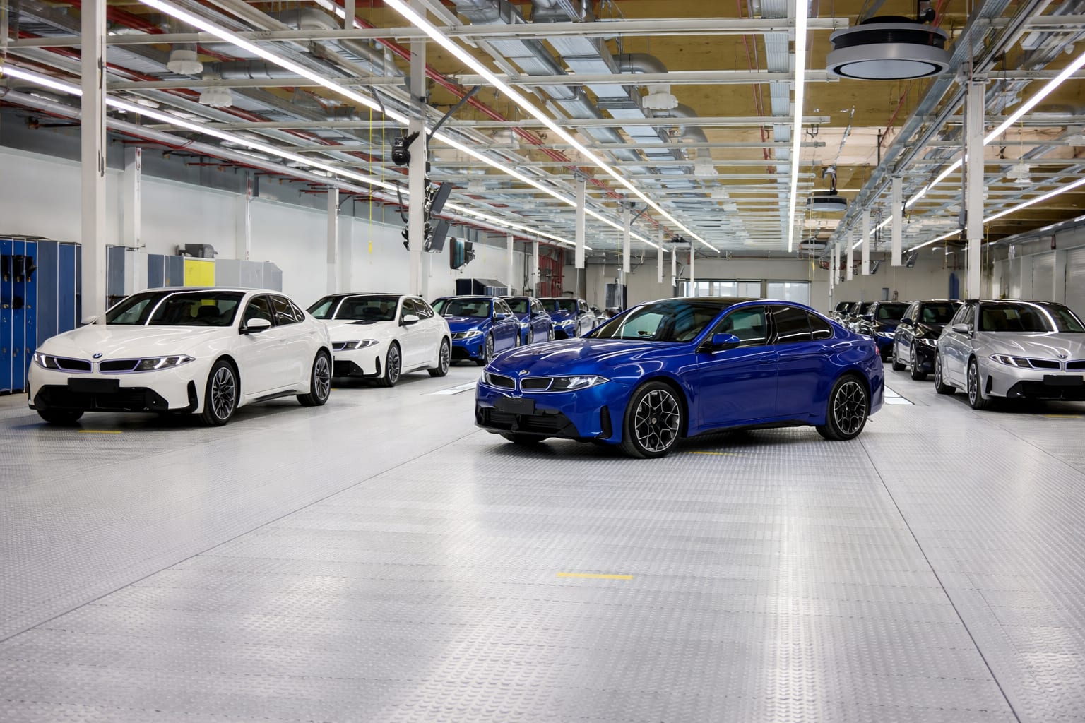 BMW înlocuiește Seria 3 cu modelul electric i3 la fabrica sa principală din München