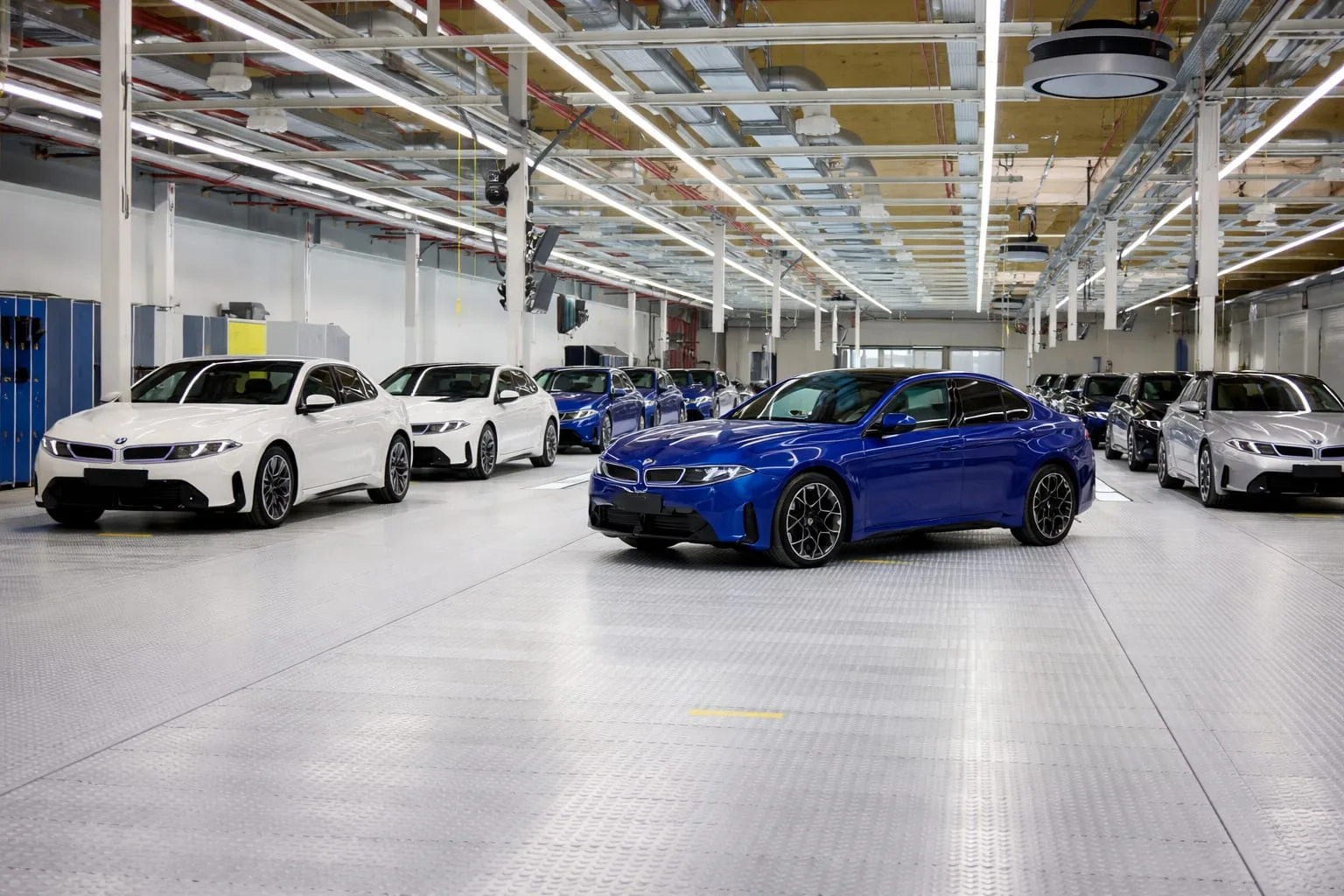 BMW înlocuiește Seria 3 cu modelul electric i3 la fabrica sa principală din München