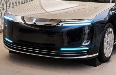 China interzice luminile turcoaz care semnalizau condusul autonom pe mașini