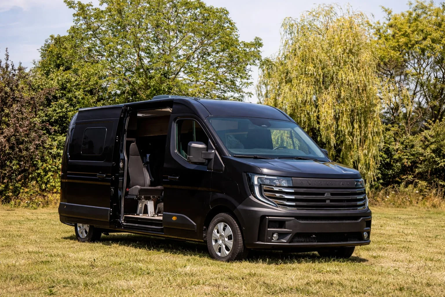 Nissan lansează autorulota electrică Interstar-e Relax cu o autonomie de 657 de kilometri