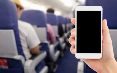 O carcasă de căști supraîncălzită a forțat o companie aeriană să schimbe regulile pentru bateriile externe
