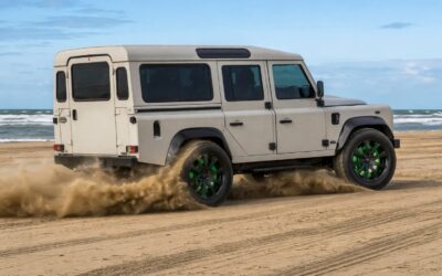 Un Land Rover Defender clasic modificat electric atinge o autonomie de peste 600 de kilometri