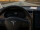 Un șofer Tesla din Colorado a primit amendă după ce a spus că Autopilot conducea cu 103 km/h