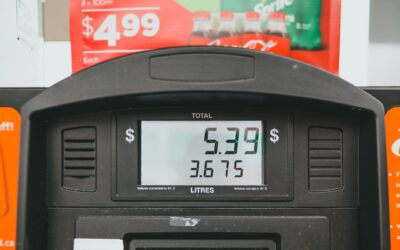 Benzina și motorina au atins prețuri record în UE, iar presiunea la pompă pentru motorină poate continua cel puțin până în octombrie
