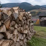 Lemne pregătite pentru focuri de veghe