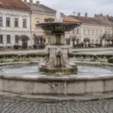 Fântâna din piațeta centrală Târgu Secuiesc