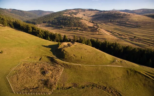 Terase agricole și fortificații montane